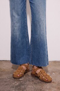 Cangrejera Gamuza Con Tachas Camel