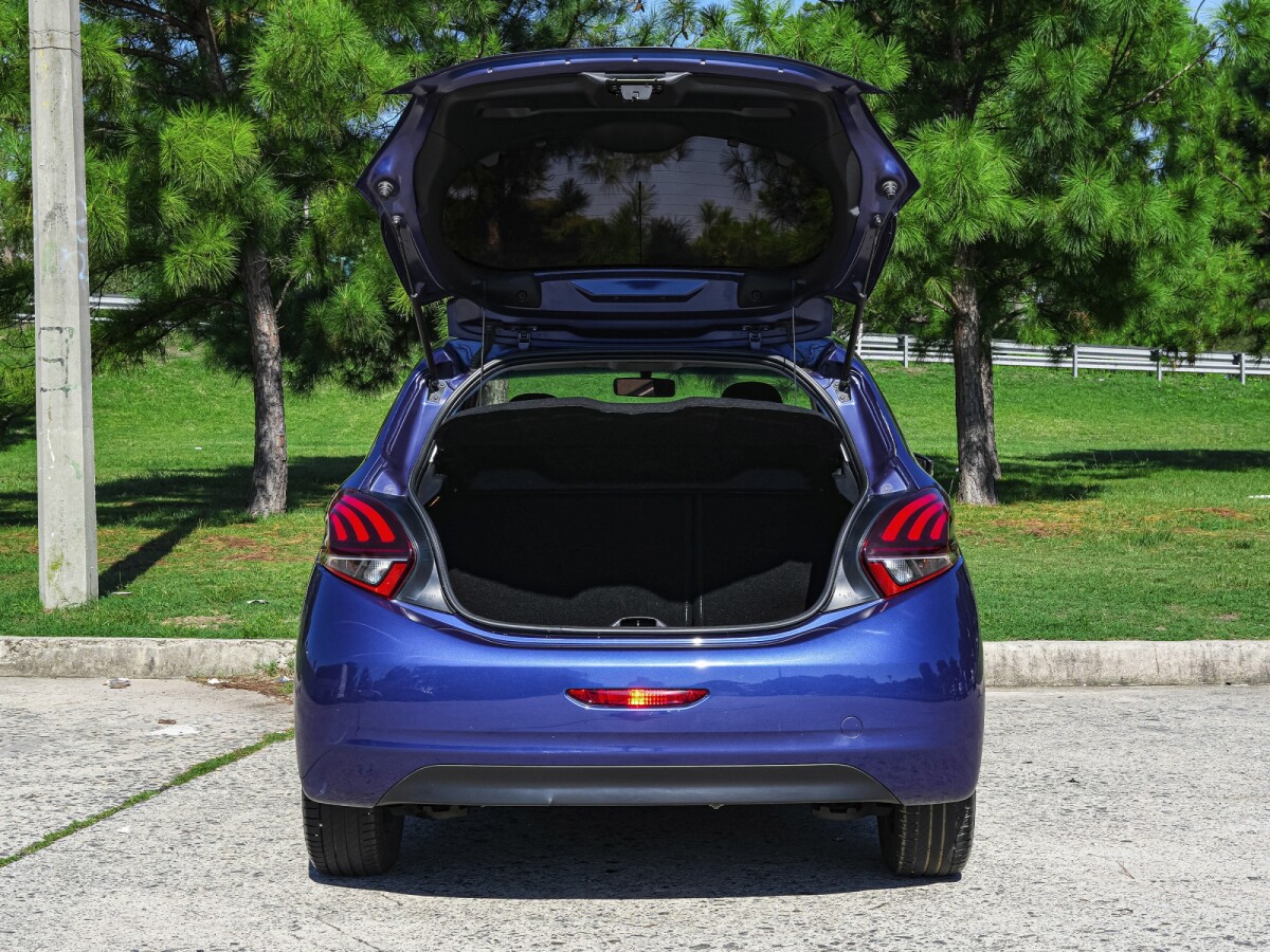 Peugeot 208 Active 1.2 Extra Full | Permuta / Financia Peugeot 208 Active 1.2 Extra Full | Permuta / Financia