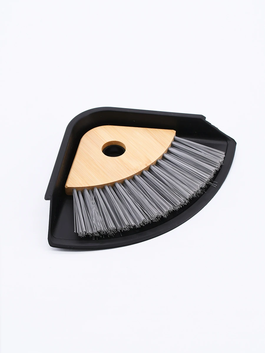 ESCOBILLA CON PALA - NEGRO 
