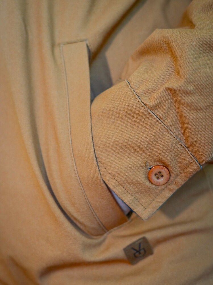 Campera de gabardina Beige