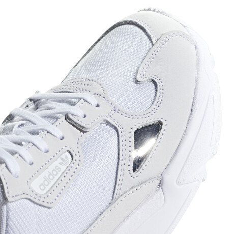 adidas Falcon W 000