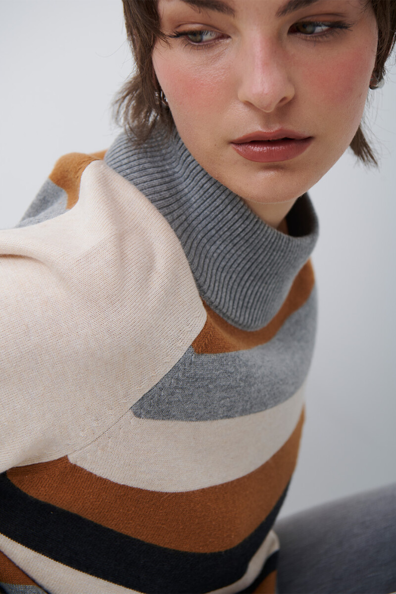 POLERA RAYA FLOR BEIGE