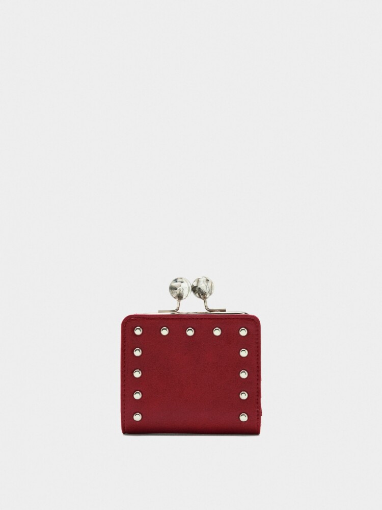 Cartera Con Tachuelas Y Cierre De Boquilla rojo
