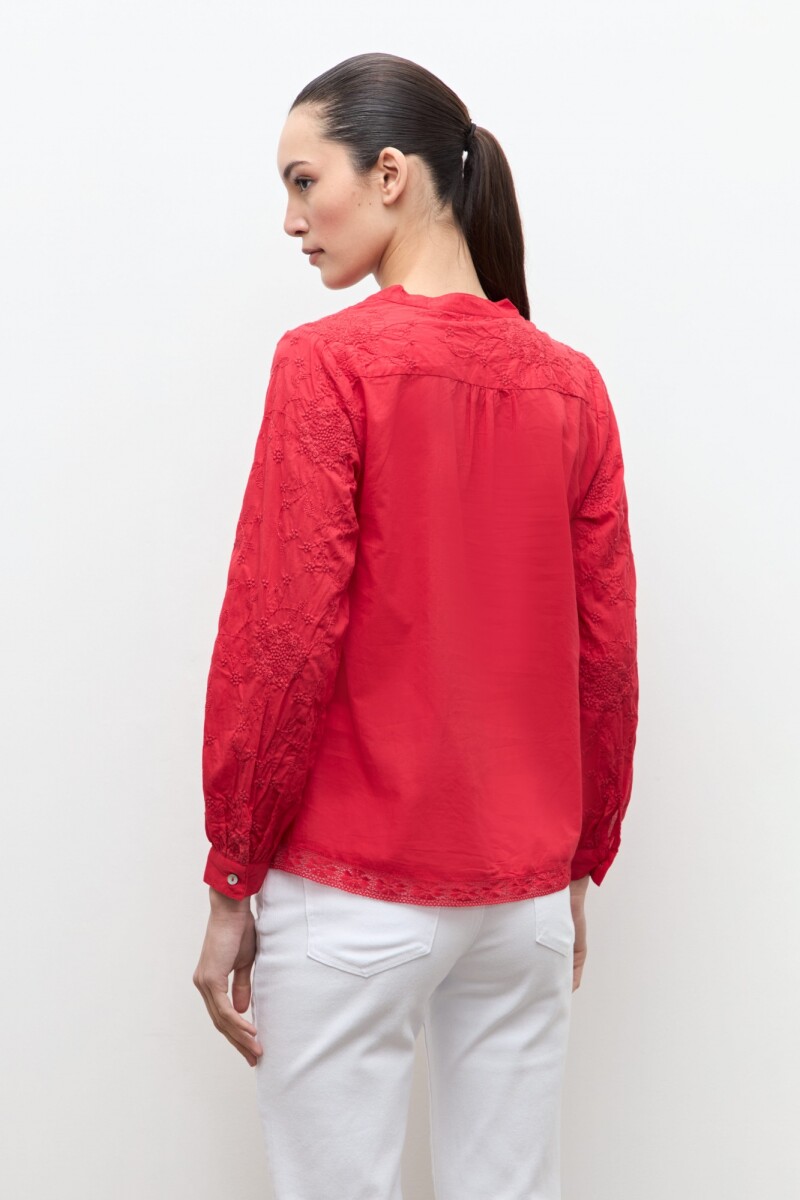 Camisa puntillas y bordados rojo