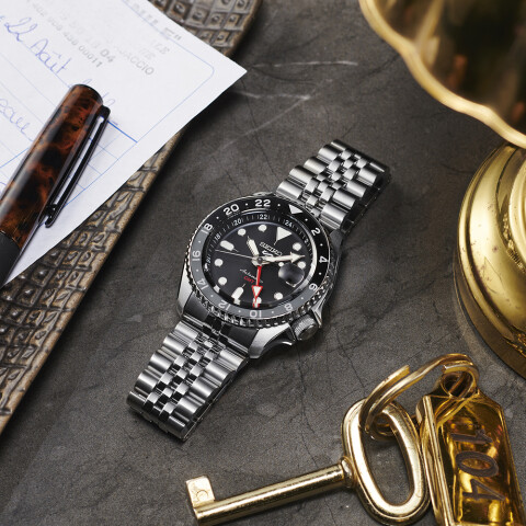 Reloj Seiko 5 Sports SSK001K1 automático GMT para hombre con correa de acero Reloj Seiko 5 Sports Ssk001k1 Automático Gmt Para Hombre Con Correa De Acero