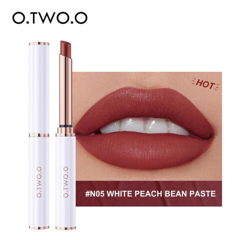 O.TWO.O Lápiz labial mate de terciopelo larga duración O.two.o Lápiz Labial Mate De Terciopelo Larga Duración