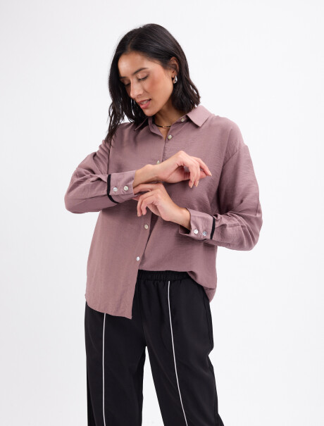 Camisa con vivos malva