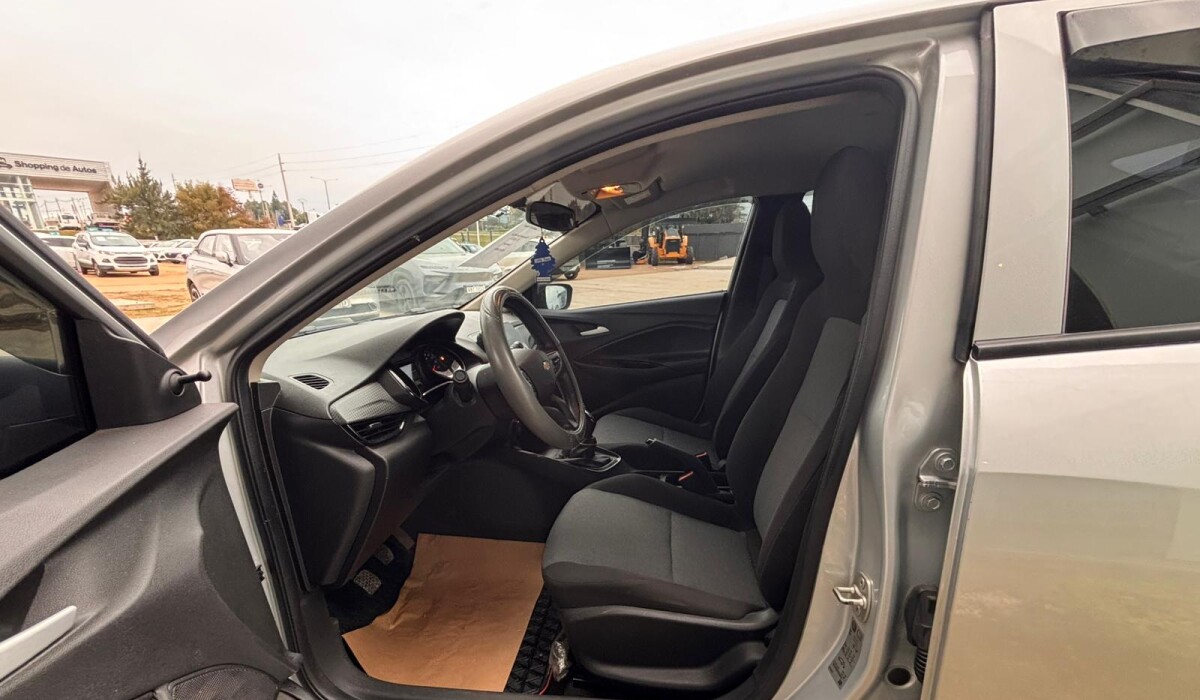 Chevrolet Onix Plus LS - 2023 Chevrolet Onix Plus LS - 2023