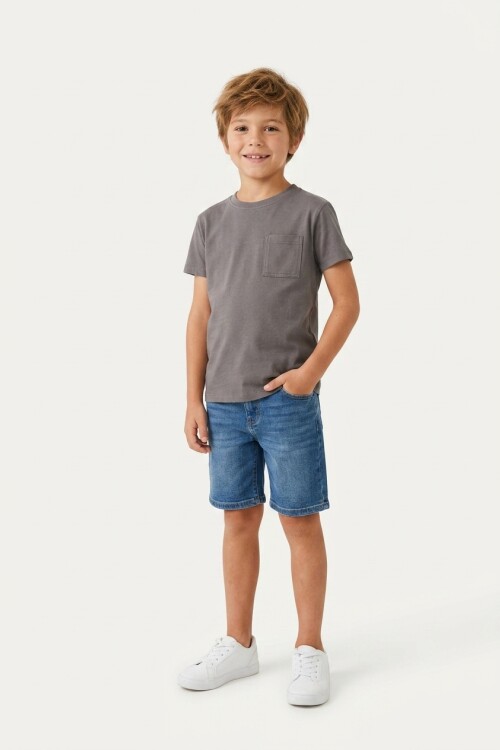 Remera m/c escote redondo y bolsillo GRIS OSCURO