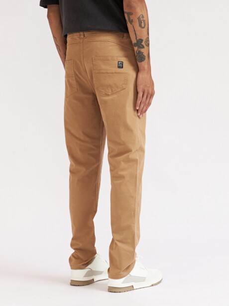 PANTALÓN ELVO CAMEL