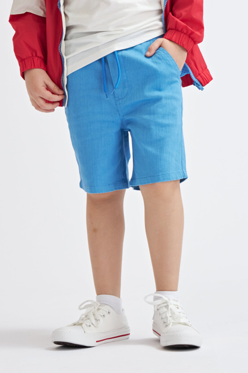 Bermuda casual con lavado Azul Vibrante