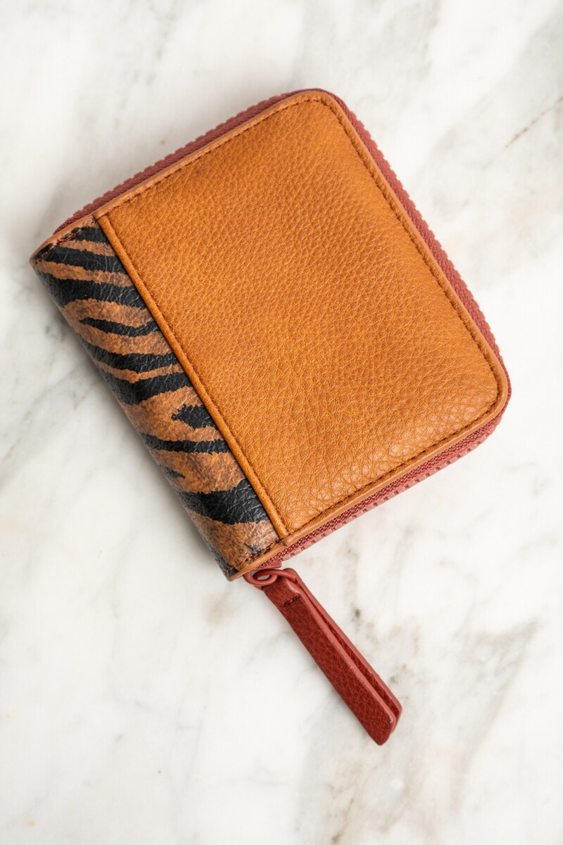 Billetera Animal Print Camel