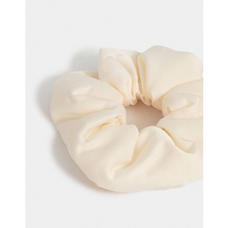 Scrunchie Puffy Blanco Crudo