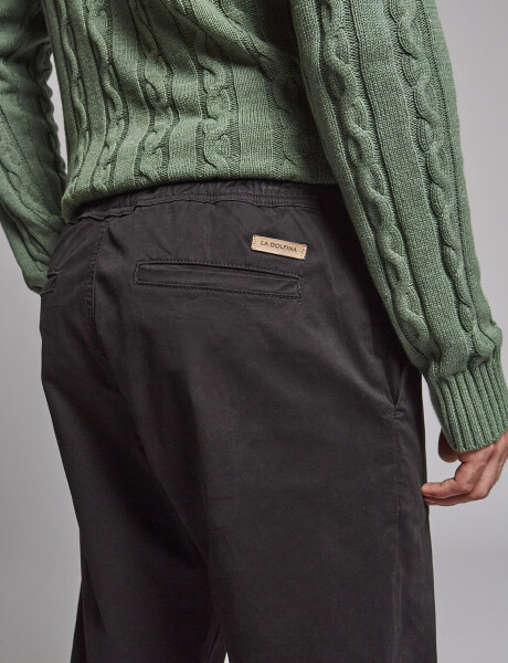 Pantalón comfort jogger negro