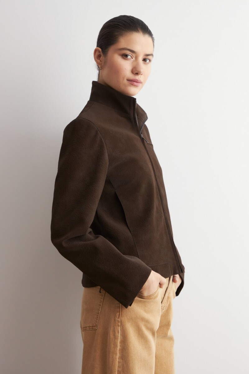 Chaqueta eco cuero con cierre chocolate