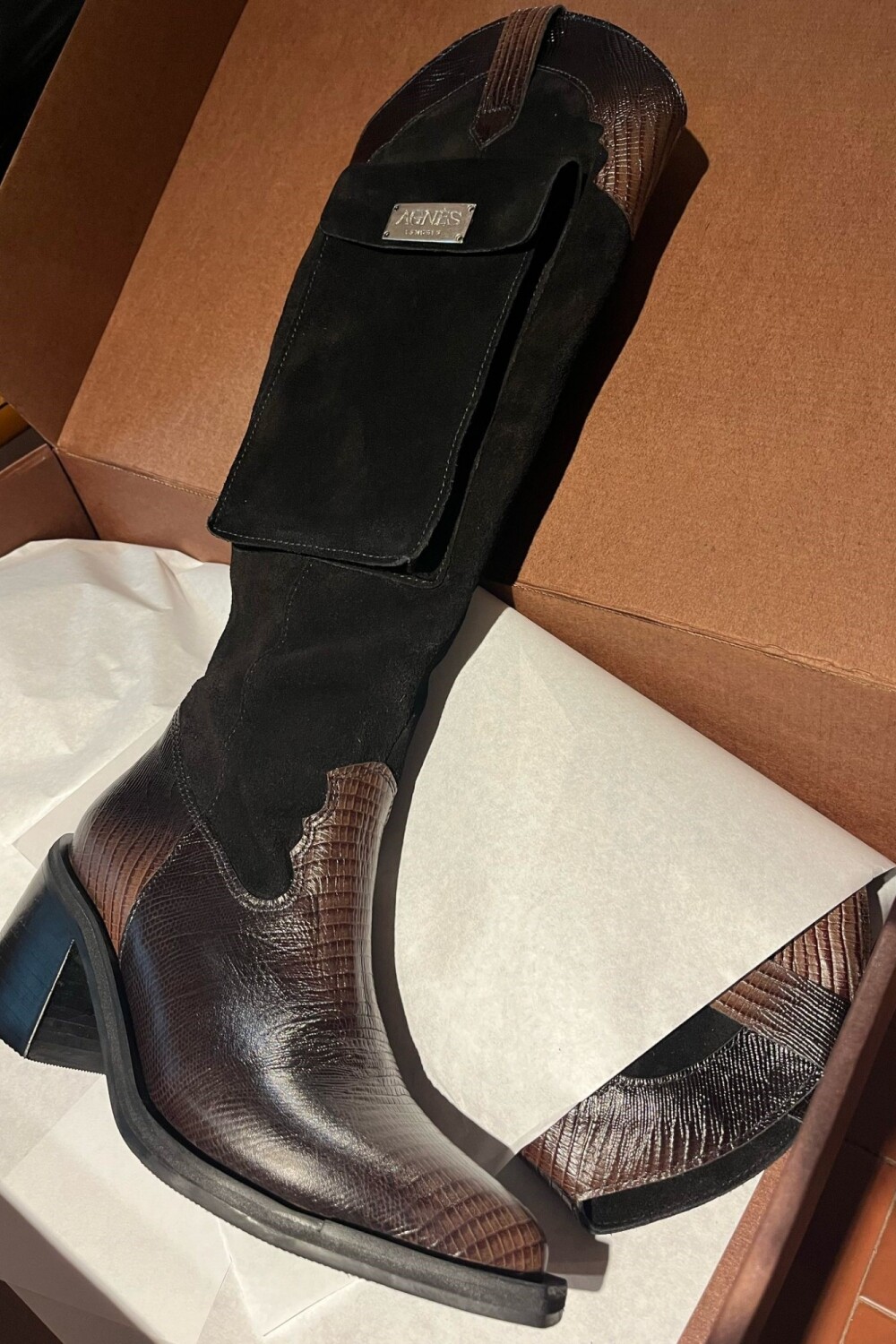 Pocket Boots Gamuza Negra