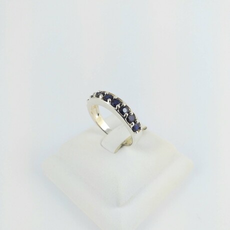 Anillo de plata 925 medio sin con Zafiro azul natural. Anillo de plata 925 medio sin con Zafiro azul natural.