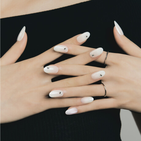 UÑAS EN GEL LISTAS (PRESS ON) - CLEAR WHITE UÑAS EN GEL LISTAS (PRESS ON) - CLEAR WHITE