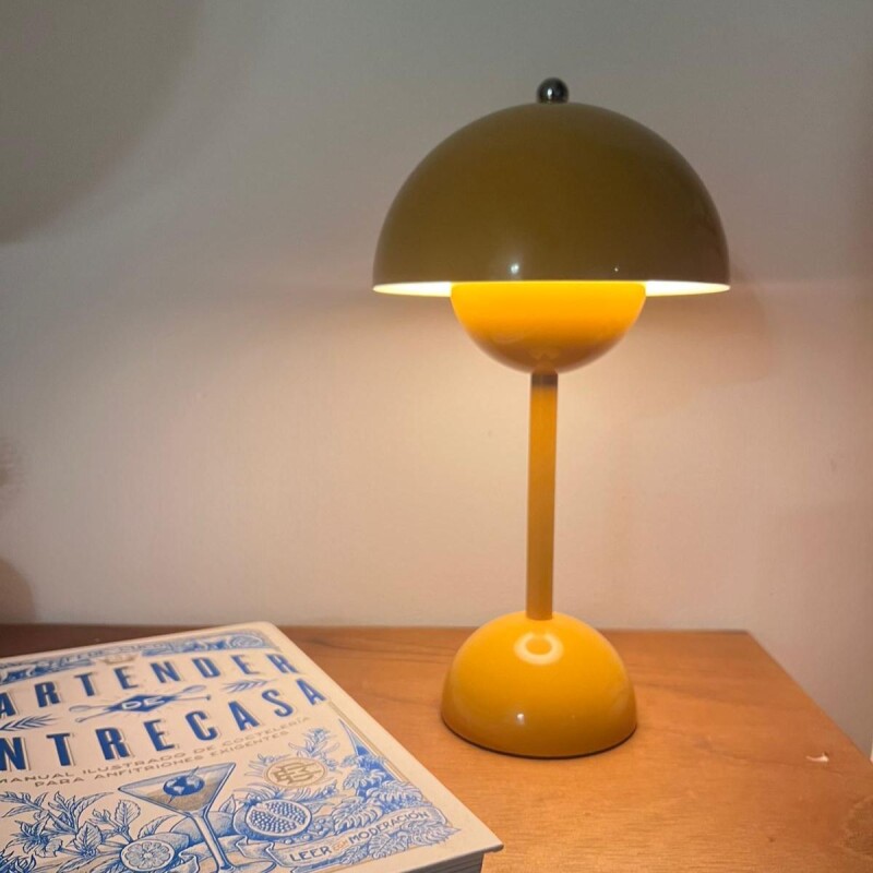 Lámpara de mesa táctil recargable Amarilla