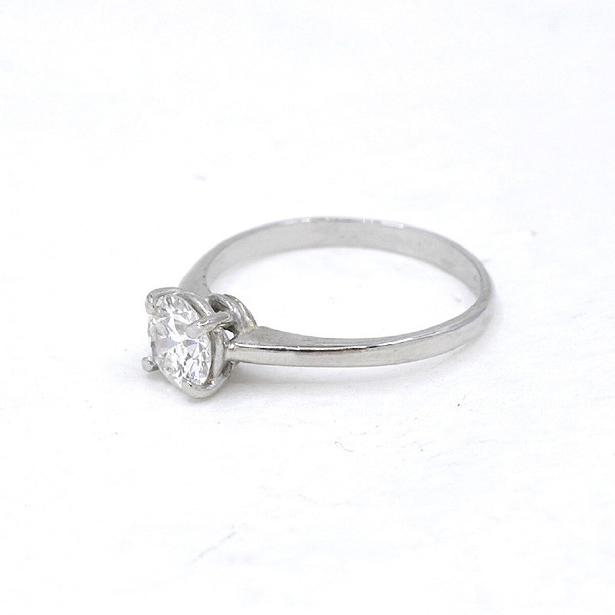 Anillo En Oro 18K Blanco Con Brillante 