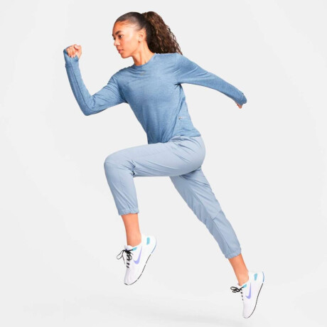 Remera Nike Swift Elmnt Dri Fit Uv Crw Top de Mujer Azul