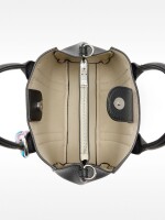Bolso Tote Con Colgante S negro