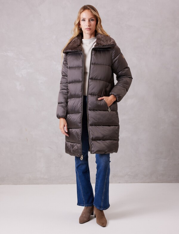 Campera Puffer Satinada Con Cuello De Piel MARRON