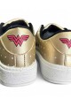 CALZADO DEPORTIVO NIÑA CON PLATAFORMA WONDER WOMAN Dorado