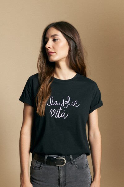REMERA ALMENDRO Negro