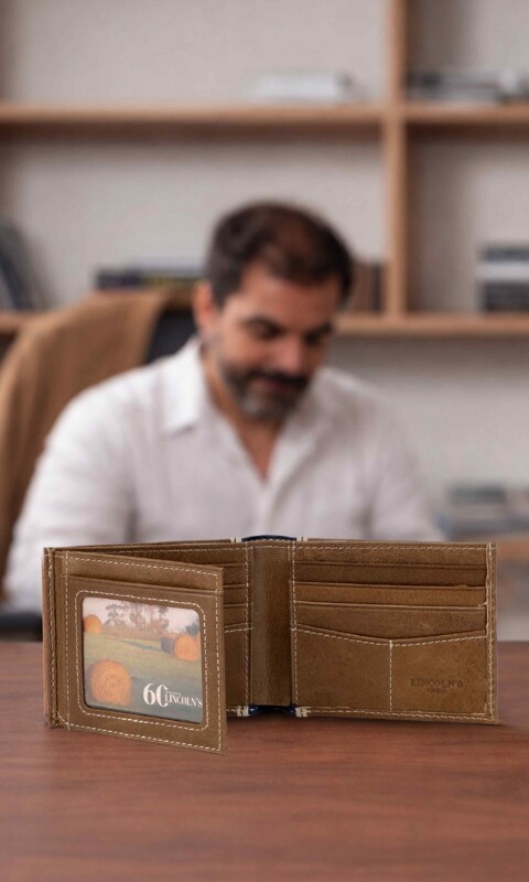 BILLETERA CUERO PERSEO SUELA