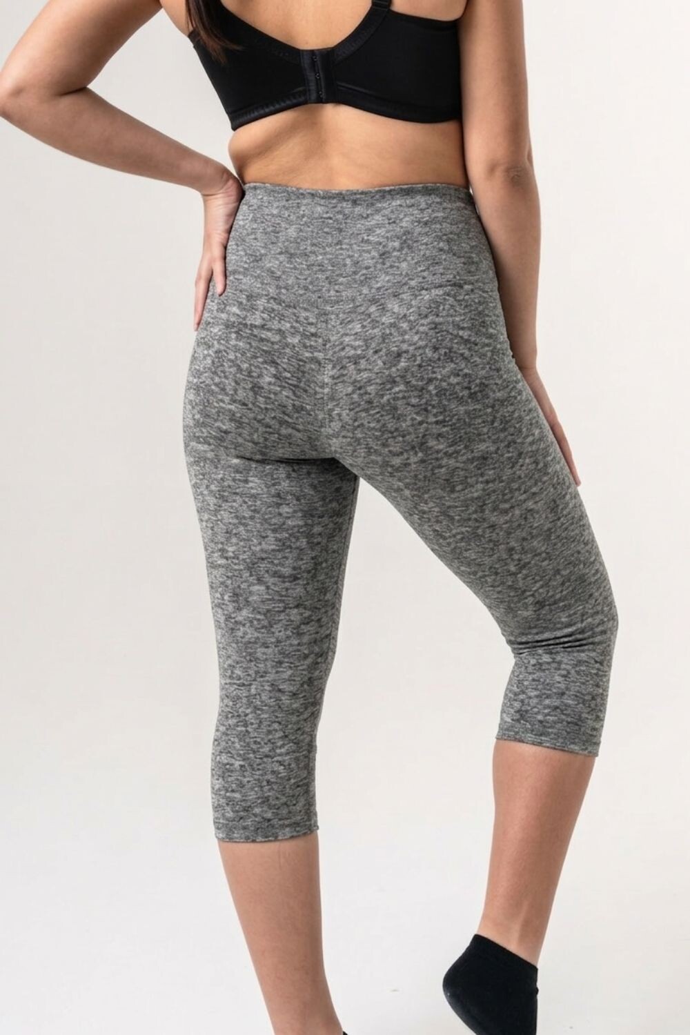Capri deportiva Holly Gris Melange