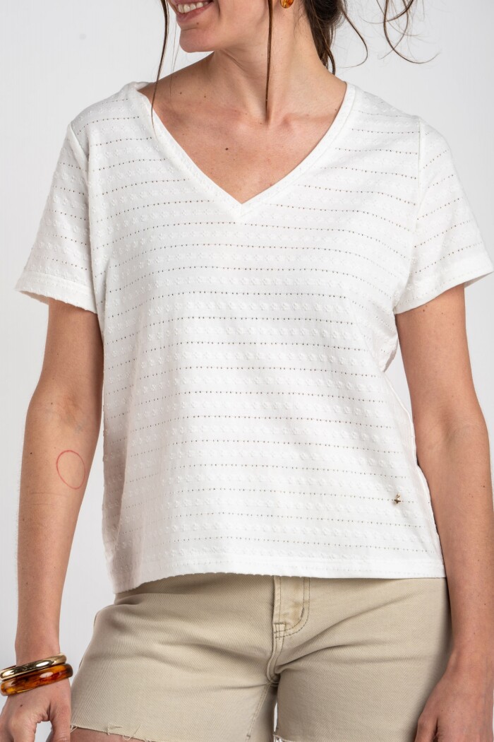 Remera Texturada Manga Corta Off White