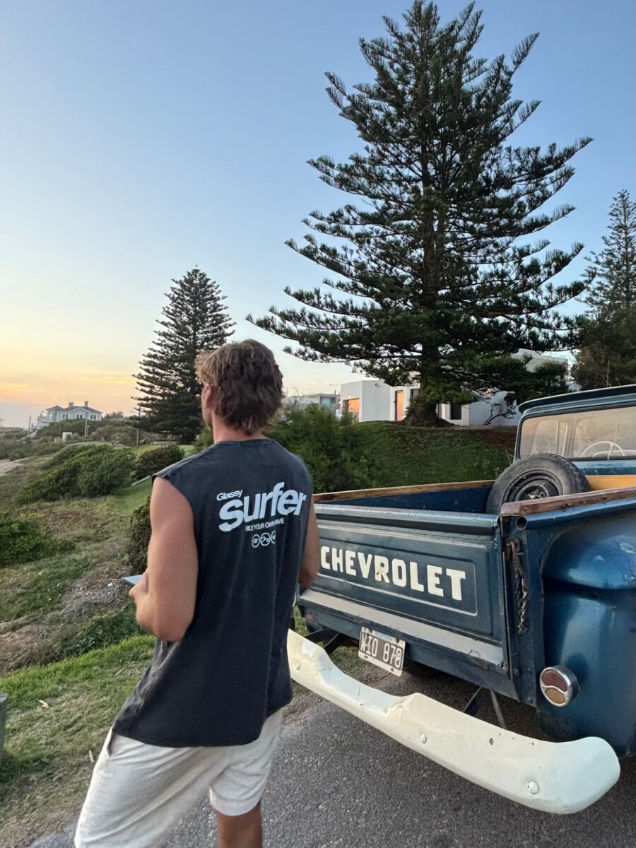 Musculosa Surfer / Negro Wash 