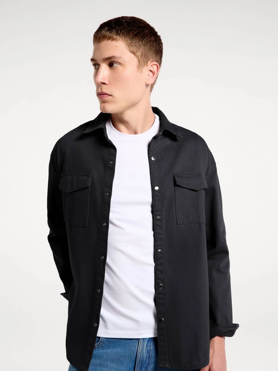 CAMISA CLÁSICA EN SARGA - NEGRO 