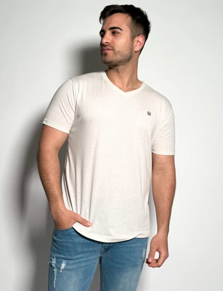 Remera lisa escote V Vex Beige