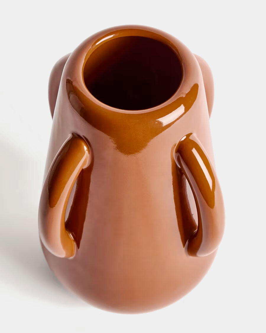 Jarrón Odra de cerámica marrón acabado brillante 25,5 cm Jarrón Odra de cerámica marrón acabado brillante 25,5 cm