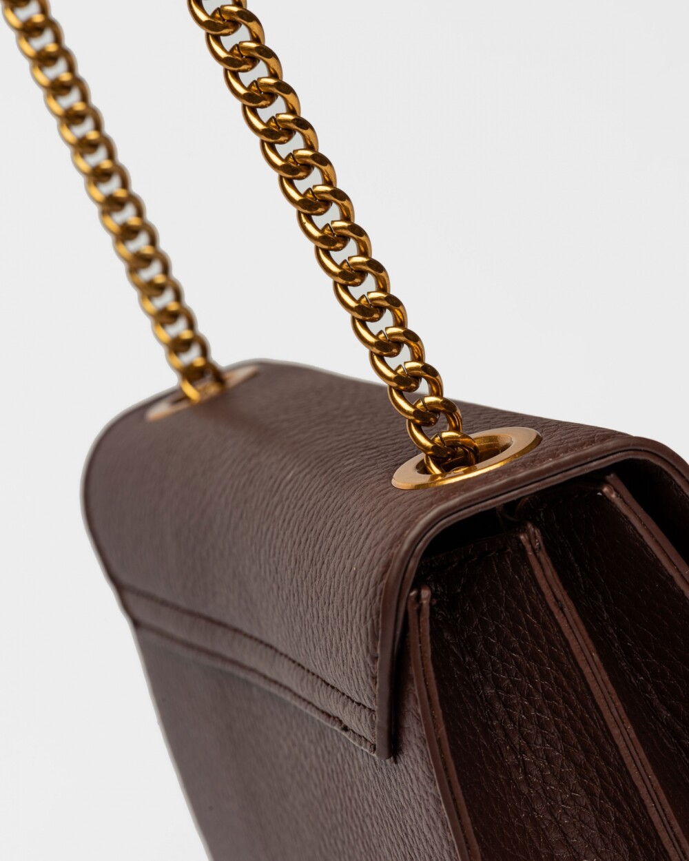 Bandolera Lola En Efecto Cuero Graneado Marron