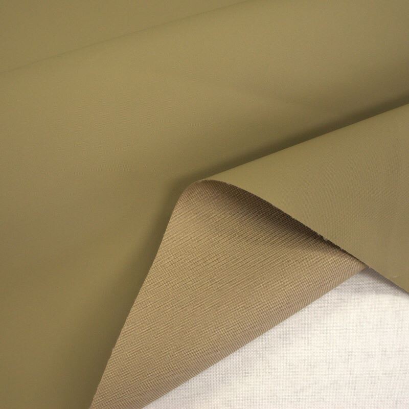 Impermeable beige oscuro