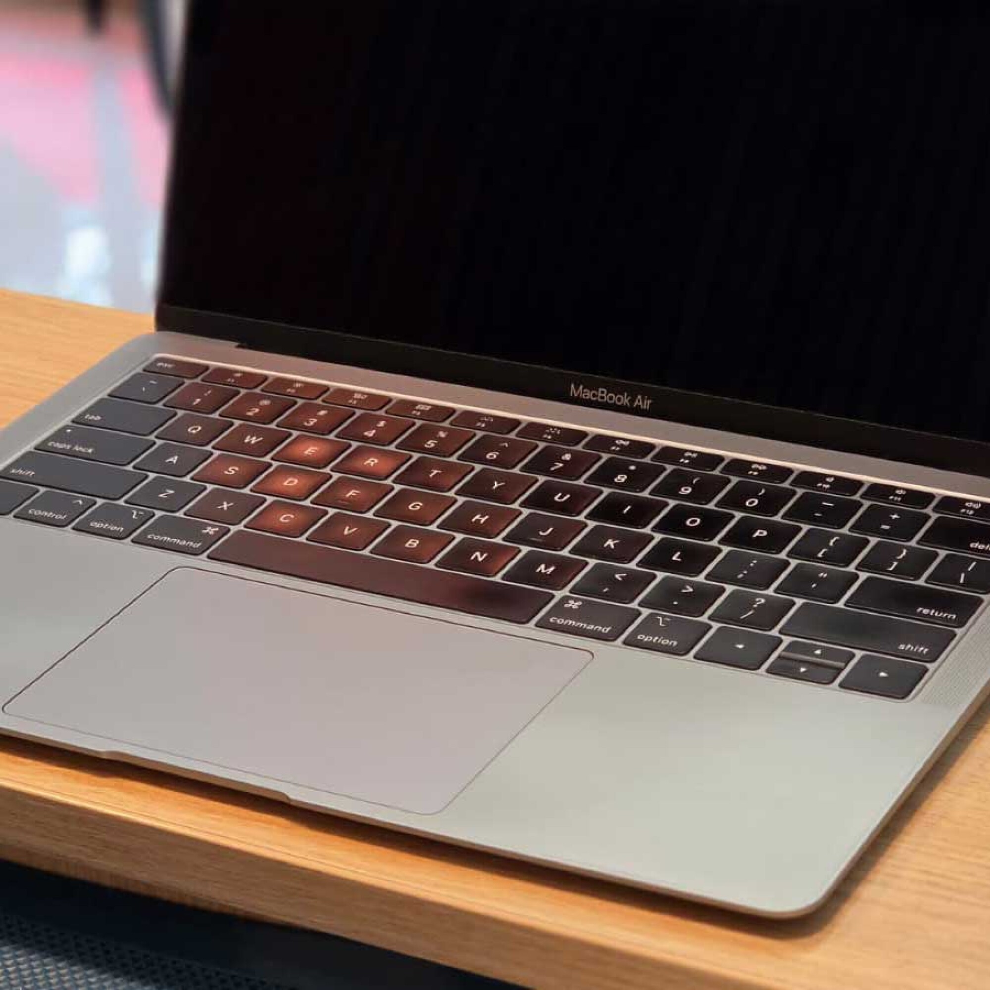 MacBook Air 13″ 2018 - 8GB RAM 128GB SSD — denuevo