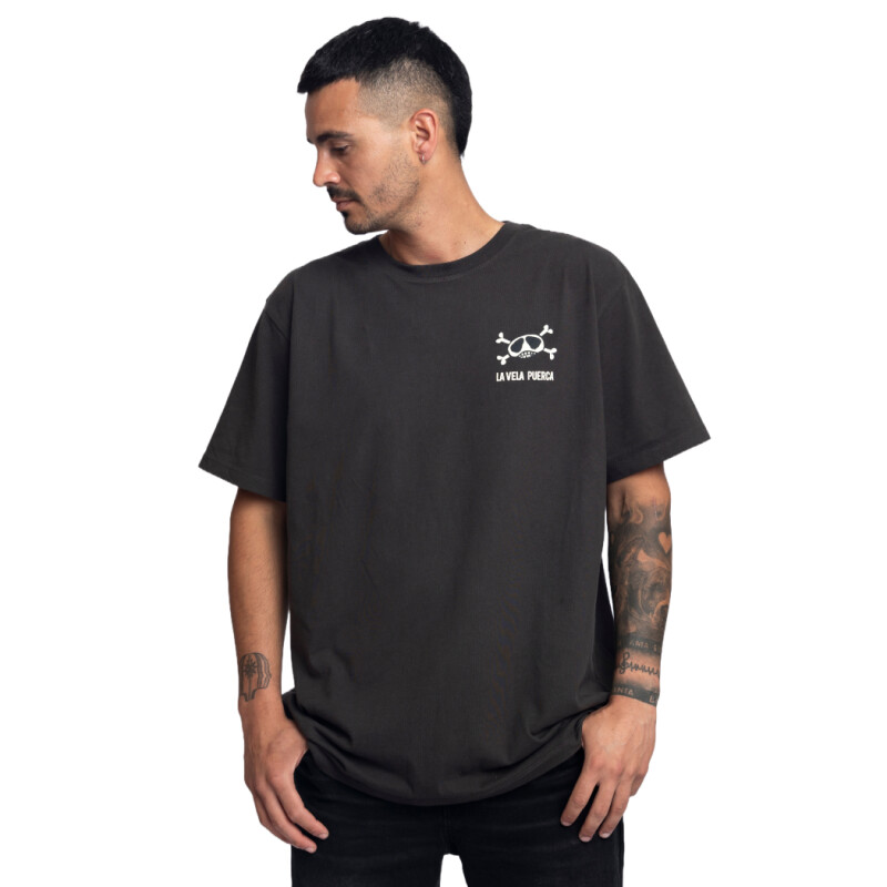 Remera La isla x La Vela - Calavera Remera La isla x La Vela - Calavera