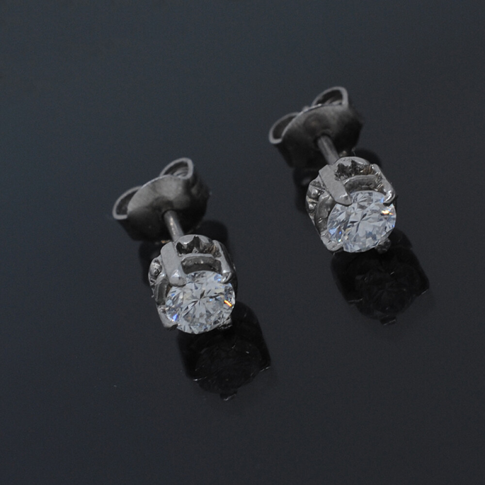 Caravanas en oro 18k blanco y brillantes Caravanas en oro 18k blanco y brillantes