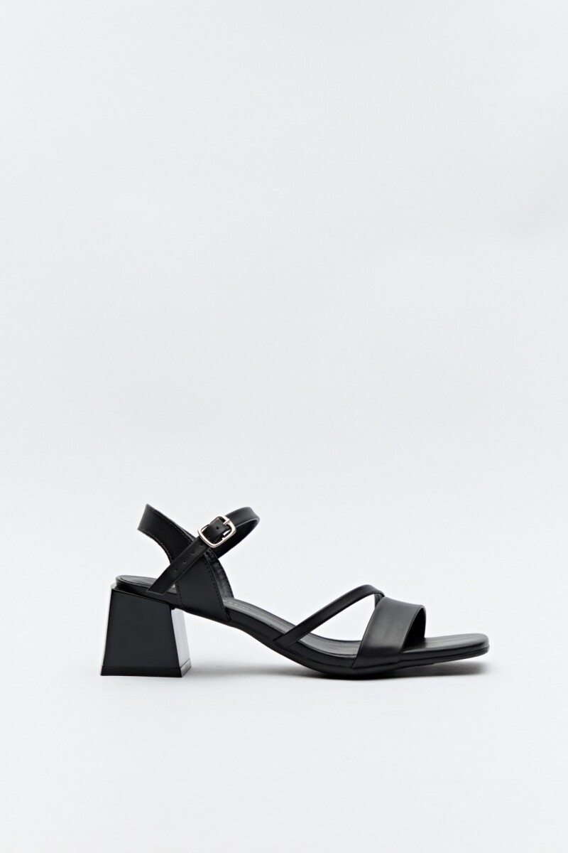 SANDALIA LUCCA Negro
