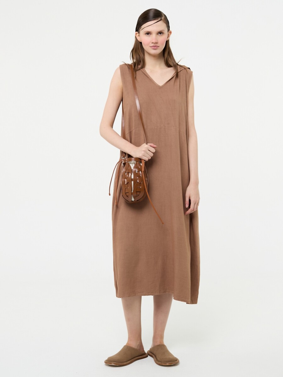 VESTIDO LARGO CON CAPUCHA 