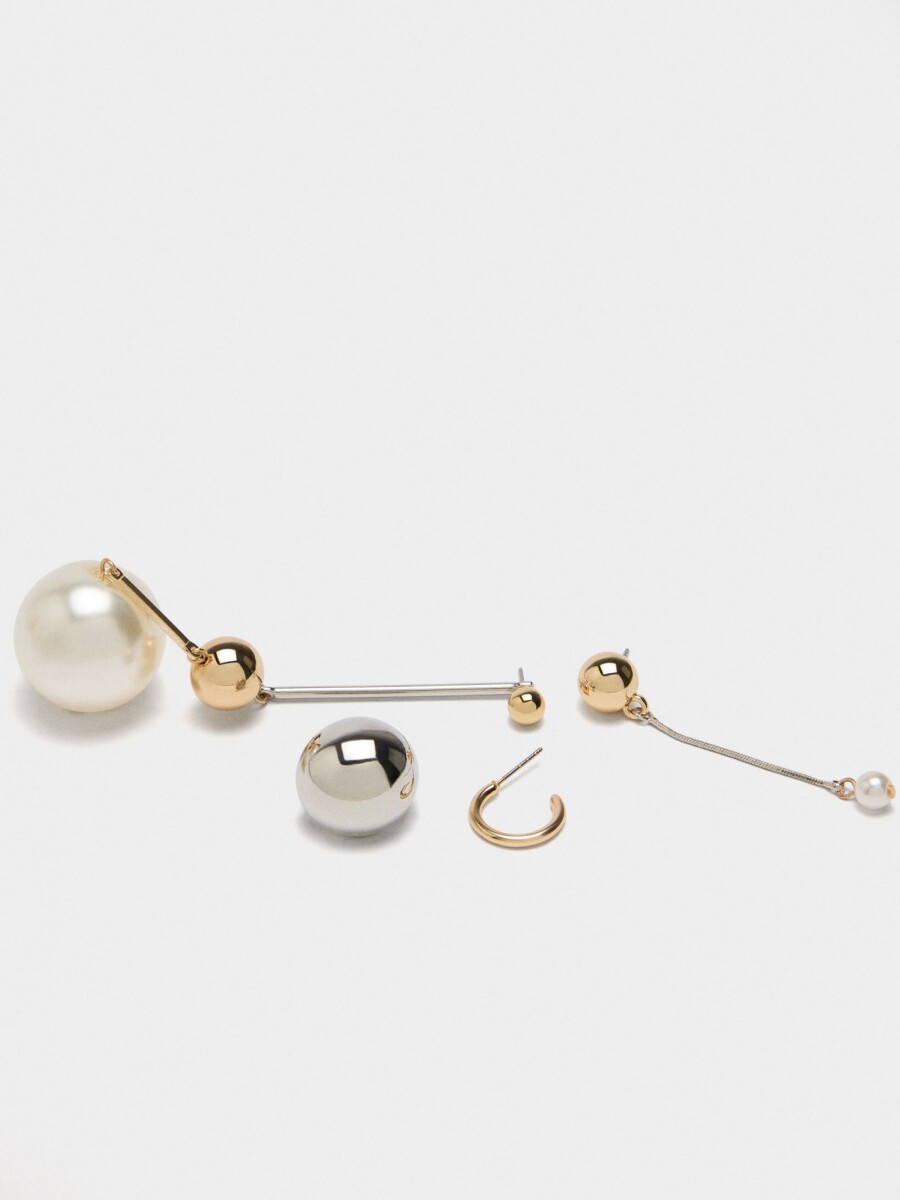 Set De Pendientes Asimétricos Con Perlas bicolor