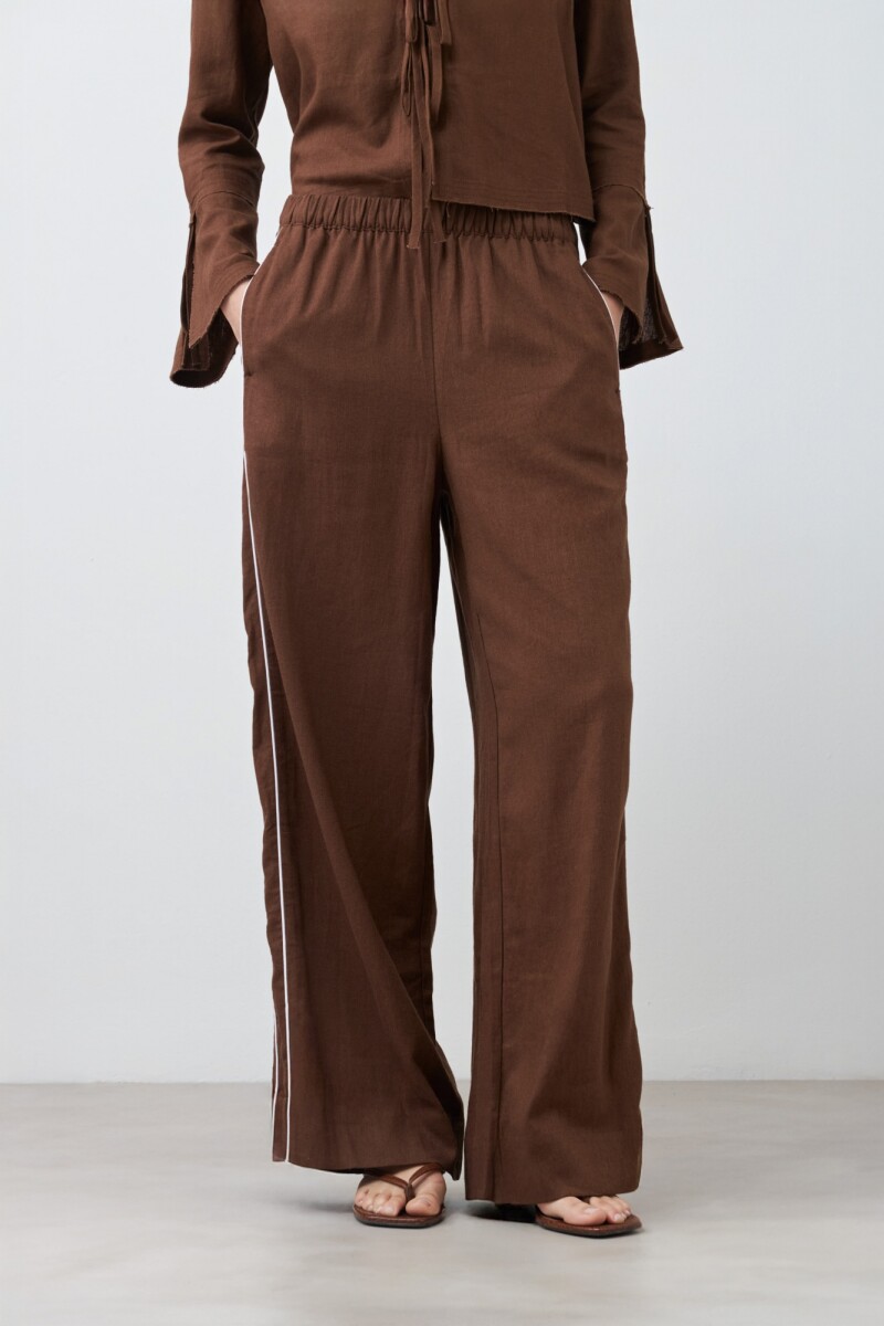 Pantalón de lino con vivo en contraste chocolate
