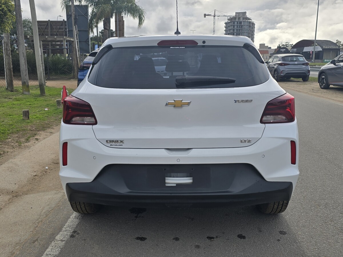 Chevrolet Onix Ltz 1.0T Extra Full | Permuta / Financia Chevrolet Onix Ltz 1.0T Extra Full | Permuta / Financia