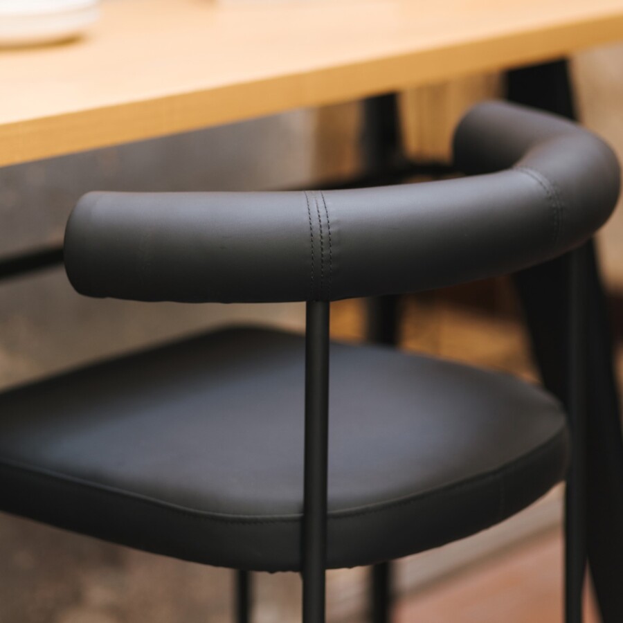 Banqueta Vegan Leather Negro EN EXHIBICIÓN | SIN CAMBIO