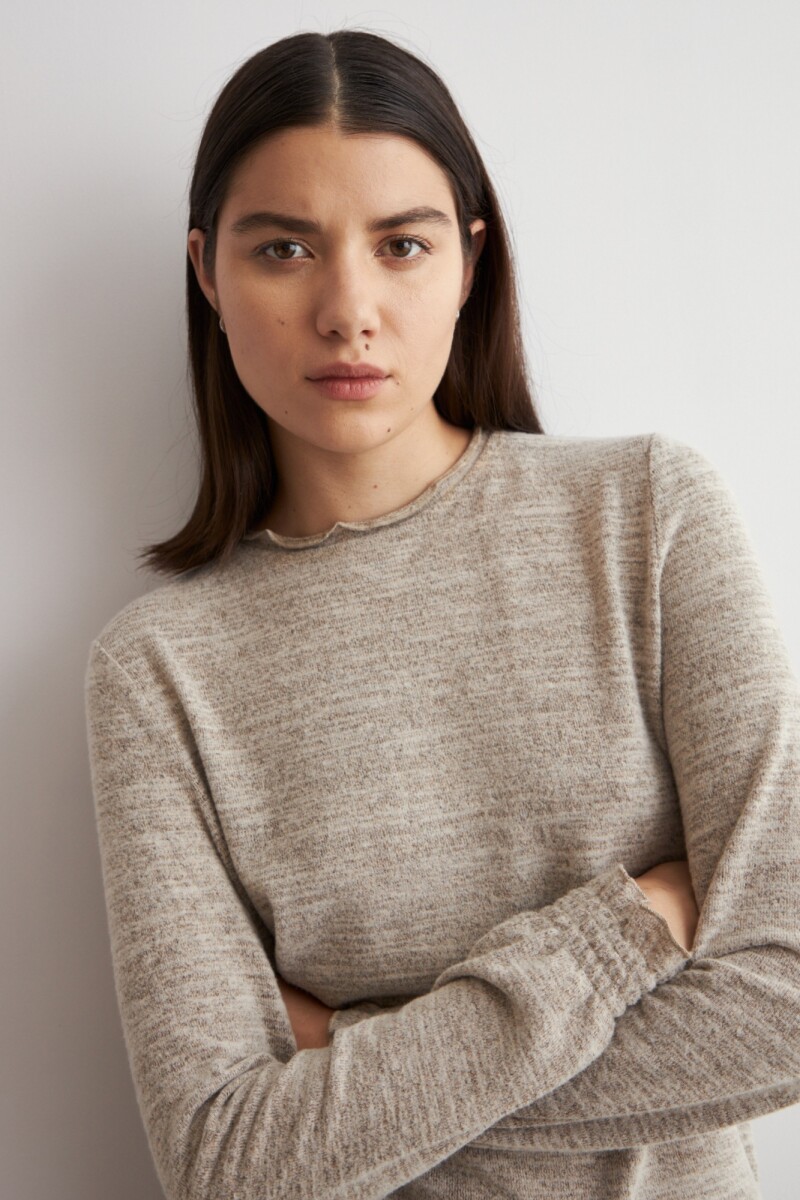Media polera texturada beige melange