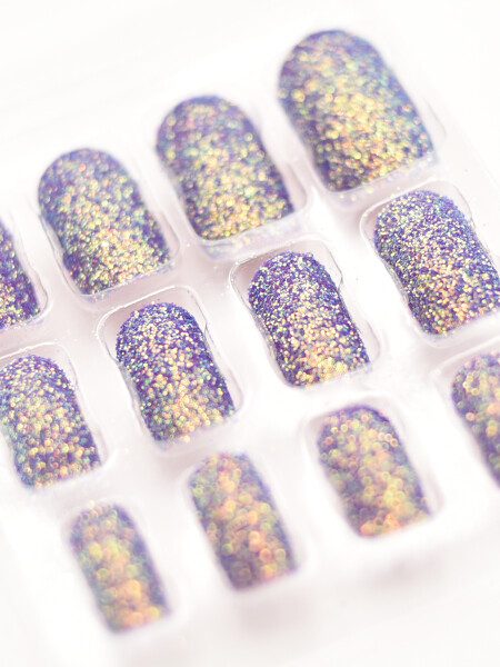UÑAS FANTASÍA VIOLETA