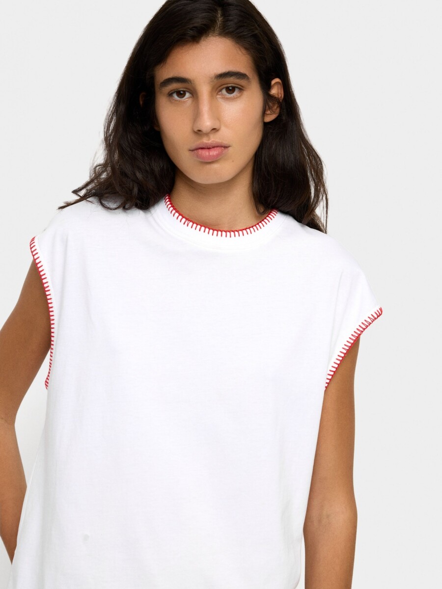 Camiseta Con Bordes Marcados 100% Algodón blanco